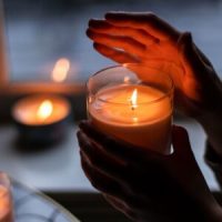 Photo Candle warmer in use