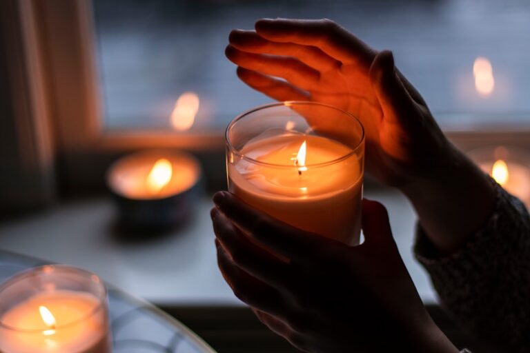 Photo Candle warmer in use